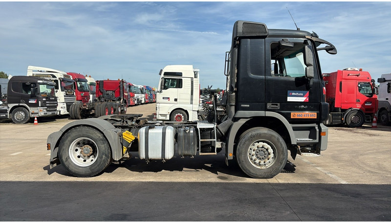 Mercedes-Benz Actros 1841 (MP3 / EURO 5 / PTO / HYDRAULIC PUMP / V6) - Камион влекач: слика 3 Mercedes-Benz Actros 1841 (MP3 / EURO 5 / PTO / HYDRAULIC PUMP / V6) - Камион влекач: слика 3