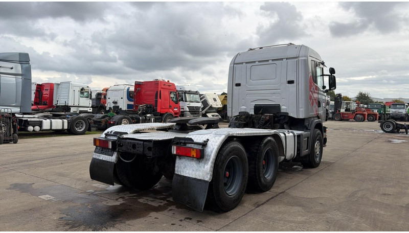Scania R164-480 (RETARDER / BOITE MANUELLE / MANUAL GEARBOX / STEEL SUSP. / LAMES / V8) - Камион влекач: слика 4 Scania R164-480 (RETARDER / BOITE MANUELLE / MANUAL GEARBOX / STEEL SUSP. / LAMES / V8) - Камион влекач: слика 4