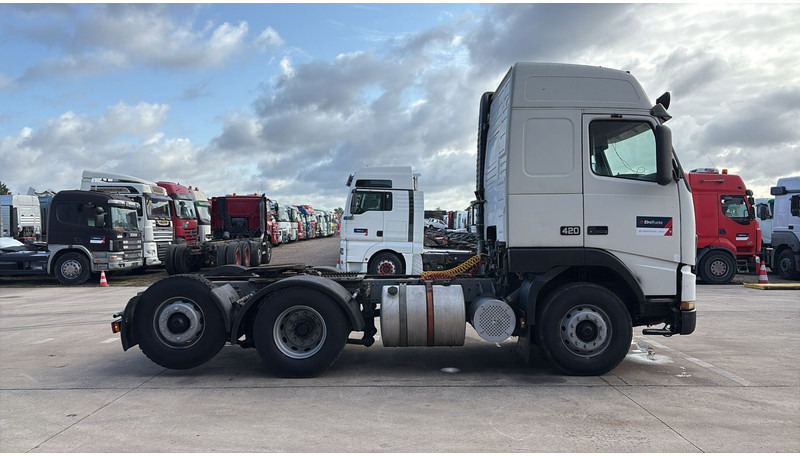 Volvo FH 12.420 (6X2 / BOITE MANUELLE / MANUAL GEARBOX / 8 PNEUS / 8 TYRES) - Камион влекач: слика 3 Volvo FH 12.420 (6X2 / BOITE MANUELLE / MANUAL GEARBOX / 8 PNEUS / 8 TYRES) - Камион влекач: слика 3