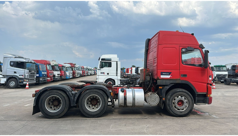 Volvo FM 12 - 420 (6X4 / TRACTEUR ORIGINAL / BOITE MANUELLE / MANUAL GEARBOX / PROPRE) - Камион влекач: слика 4 Volvo FM 12 - 420 (6X4 / TRACTEUR ORIGINAL / BOITE MANUELLE / MANUAL GEARBOX / PROPRE) - Камион влекач: слика 4