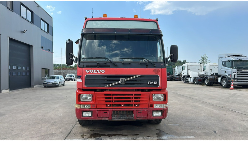 Volvo FM 12 - 420 (6X4 / TRACTEUR ORIGINAL / BOITE MANUELLE / MANUAL GEARBOX / PROPRE) - Камион влекач: слика 2 Volvo FM 12 - 420 (6X4 / TRACTEUR ORIGINAL / BOITE MANUELLE / MANUAL GEARBOX / PROPRE) - Камион влекач: слика 2