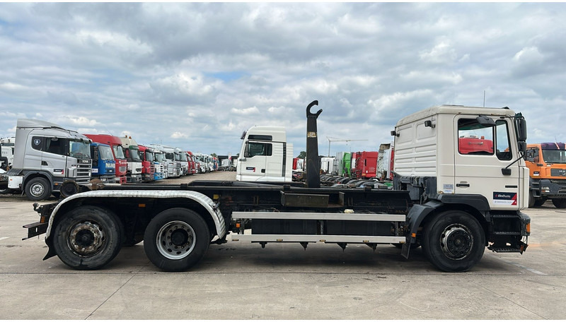 MAN 26.312 (6 CYLINDER / 6X2 / BELGIAN TRUCK IN GOOD CONDITION) - Камион со кука за подигање: слика 4 MAN 26.312 (6 CYLINDER / 6X2 / BELGIAN TRUCK IN GOOD CONDITION) - Камион со кука за подигање: слика 4