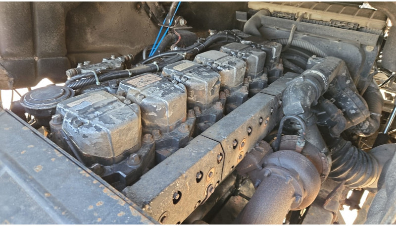 Камион со кабинска шасија MAN 26.414 (6X4 / 6 CYLINDER / MANUAL GEARBOX / 10 TYRES / LONG CHASSIS / EURO 2): слика 17