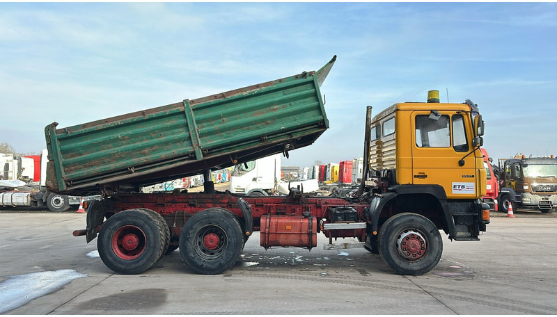 MAN 33.372 (6X6 / MANUAL PUMP / 6 CYLINDER / STEEL SUSP. / BIG AXLE / TOP CONDITION) - Кипер: слика 4 MAN 33.372 (6X6 / MANUAL PUMP / 6 CYLINDER / STEEL SUSP. / BIG AXLE / TOP CONDITION) - Кипер: слика 4