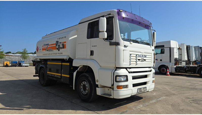 MAN TGA 18.460 (14.140L / MANUAL PUMP / MANUAL GEARBOX / TOP CONDITON / BOITE & POMPE MANUELLE) - Камион цистерна: слика 2 MAN TGA 18.460 (14.140L / MANUAL PUMP / MANUAL GEARBOX / TOP CONDITON / BOITE & POMPE MANUELLE) - Камион цистерна: слика 2