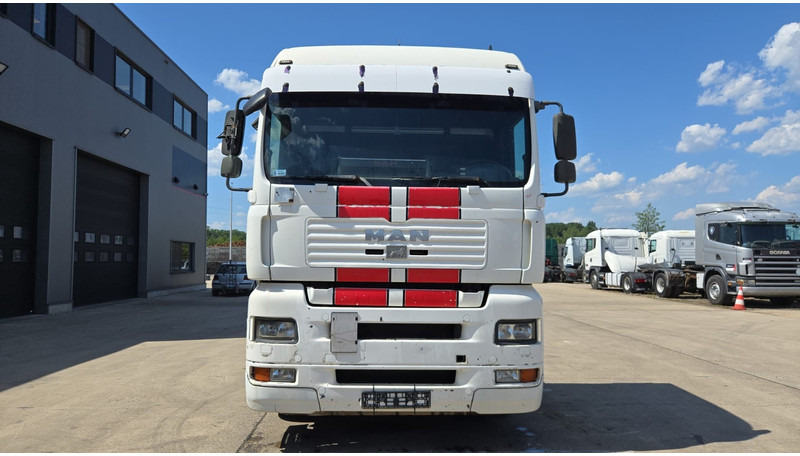 MAN TGA 26.440 (MANUAL GEARBOX / FRONT STEEL / 6X2 / BOITE MANUELLE / DEVANT LAMES) - Камион со кабинска шасија: слика 2 MAN TGA 26.440 (MANUAL GEARBOX / FRONT STEEL / 6X2 / BOITE MANUELLE / DEVANT LAMES) - Камион со кабинска шасија: слика 2