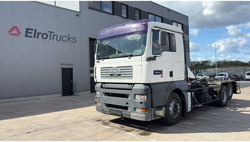 MAN TGA 28.480 (MANUAL PUMP / POMPE MANUELLE / BOITE MANUAL / MANUAL GEARBOX) - Камион со кабинска шасија: слика 1 MAN TGA 28.480 (MANUAL PUMP / POMPE MANUELLE / BOITE MANUAL / MANUAL GEARBOX) - Камион со кабинска шасија: слика 1