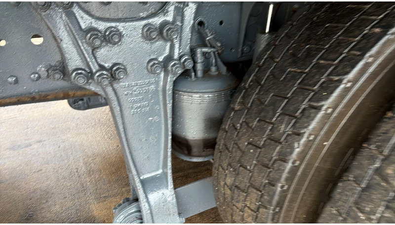 Вакуумски камион Mercedes-Benz ACTROS 2531 (16000 L / GRAND PONT / EPS / 6X2 / 3 PEDALES / V6): слика 11 Вакуумски камион Mercedes-Benz ACTROS 2531 (16000 L / GRAND PONT / EPS / 6X2 / 3 PEDALES / V6): слика 11