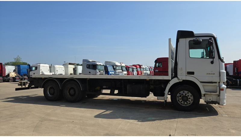 Mercedes-Benz Actros 2636 (6X4 / LAMES / GRAND PONT / MP2 / STEEL SUSP. / BOITE MANUELLE / MANUAL GEARBOX / 9M CHASSIS !!!) - Камион со платформа: слика 4 Mercedes-Benz Actros 2636 (6X4 / LAMES / GRAND PONT / MP2 / STEEL SUSP. / BOITE MANUELLE / MANUAL GEARBOX / 9M CHASSIS !!!) - Камион со платформа: слика 4