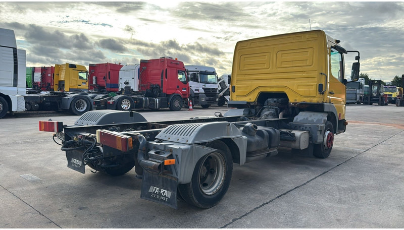 Mercedes-Benz Atego 815 (BOITE MANUELLE / MANUAL GEARBOX) - Камион со кабинска шасија: слика 4 Mercedes-Benz Atego 815 (BOITE MANUELLE / MANUAL GEARBOX) - Камион со кабинска шасија: слика 4