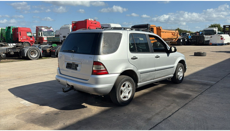 Mercedes-Benz M-Klasse ML 270 CDI - SUV: слика 4 Mercedes-Benz M-Klasse ML 270 CDI - SUV: слика 4