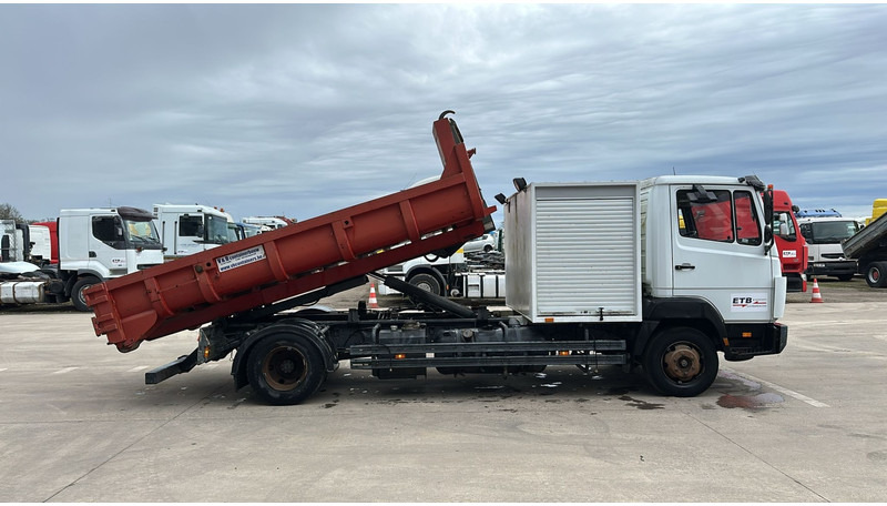 Mercedes-Benz SK 814 (BELGIAN TRUCK / HOOK / PERFECT CONDITION !!! / WITH CONTAINER / 363000 KM !!!! ) - Камион со кука за подигање: слика 5 Mercedes-Benz SK 814 (BELGIAN TRUCK / HOOK / PERFECT CONDITION !!! / WITH CONTAINER / 363000 KM !!!! ) - Камион со кука за подигање: слика 5