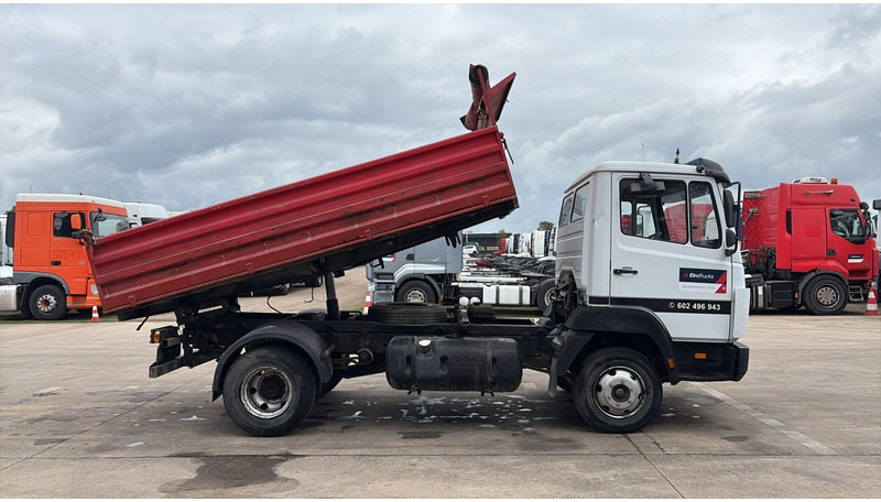 Mercedes-Benz SK 814 (SPER / AUXILAIRY / MANUAL PUMP / STEEL SUSP. / 6 CYLINDER / 3 WAY TIPPER / PERFECT) - Кипер: слика 5 Mercedes-Benz SK 814 (SPER / AUXILAIRY / MANUAL PUMP / STEEL SUSP. / 6 CYLINDER / 3 WAY TIPPER / PERFECT) - Кипер: слика 5