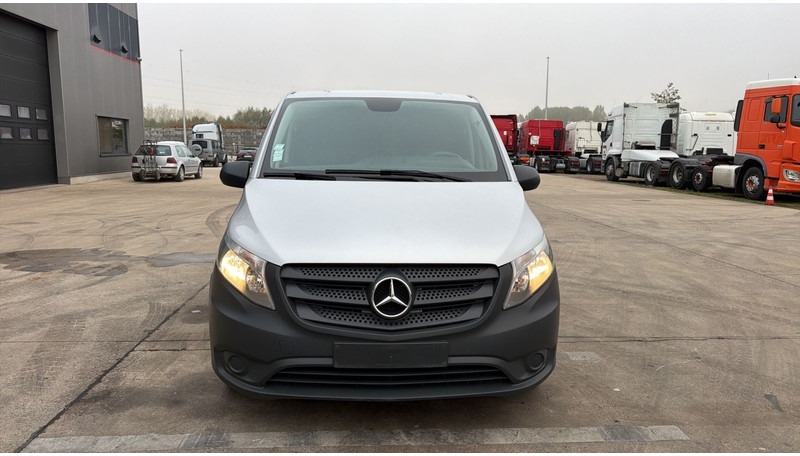 Mercedes-Benz Vito 114 CDI (TREKHAAK / 3 PL / NAVI / CAMERA / AIRCO / CRUISE CONTROL) - Мало комбе: слика 2 Mercedes-Benz Vito 114 CDI (TREKHAAK / 3 PL / NAVI / CAMERA / AIRCO / CRUISE CONTROL) - Мало комбе: слика 2