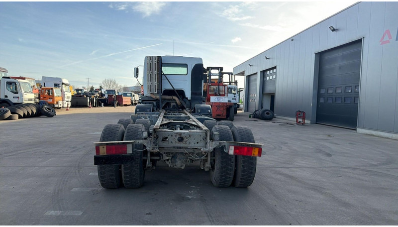 Renault KERAX 370 DCI (BOITE MANUELLE / LAMES / GRAND PONT / STEEL SUSP. / BIG AXLE) - Камион со кабинска шасија: слика 5 Renault KERAX 370 DCI (BOITE MANUELLE / LAMES / GRAND PONT / STEEL SUSP. / BIG AXLE) - Камион со кабинска шасија: слика 5