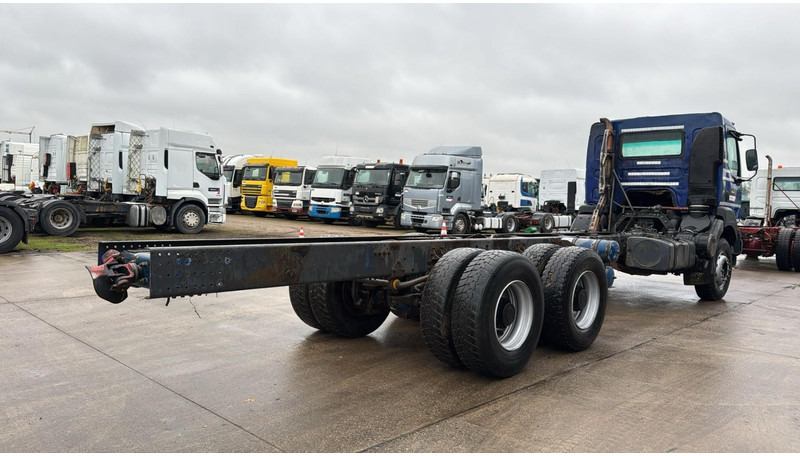 Renault Kerax 385 (POMPE MANUELLE / BOITE MANUELLE / LAMES / STEEL SUSP.) - Камион со кабинска шасија: слика 4 Renault Kerax 385 (POMPE MANUELLE / BOITE MANUELLE / LAMES / STEEL SUSP.) - Камион со кабинска шасија: слика 4