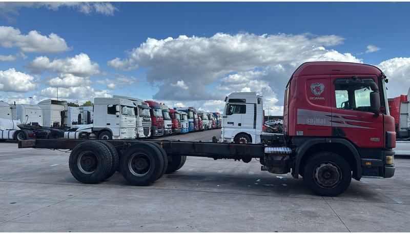 Scania 114 - 380 (6X4 / GRAND PONT / LAMES / BIG AXLE / STEEL SUSP. / BOITE MANUELLE / MANUAL GEARBOX) - Камион со кабинска шасија: слика 3 Scania 114 - 380 (6X4 / GRAND PONT / LAMES / BIG AXLE / STEEL SUSP. / BOITE MANUELLE / MANUAL GEARBOX) - Камион со кабинска шасија: слика 3