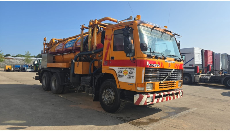 Volvo FL 10 - 320 (10500L + 1500L / 10 TYRES FULL STEEL / HIGH PRESSURE + VACUUM / POMPE MANUELLE / MANUAL PUMP) - Вакуумски камион: слика 3 Volvo FL 10 - 320 (10500L + 1500L / 10 TYRES FULL STEEL / HIGH PRESSURE + VACUUM / POMPE MANUELLE / MANUAL PUMP) - Вакуумски камион: слика 3