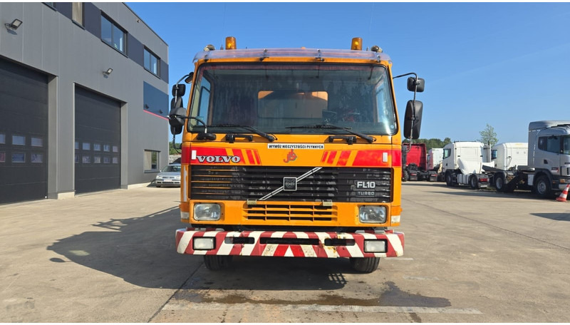 Volvo FL 10 - 320 (10500L + 1500L / 10 TYRES FULL STEEL / HIGH PRESSURE + VACUUM / POMPE MANUELLE / MANUAL PUMP) - Вакуумски камион: слика 2 Volvo FL 10 - 320 (10500L + 1500L / 10 TYRES FULL STEEL / HIGH PRESSURE + VACUUM / POMPE MANUELLE / MANUAL PUMP) - Вакуумски камион: слика 2