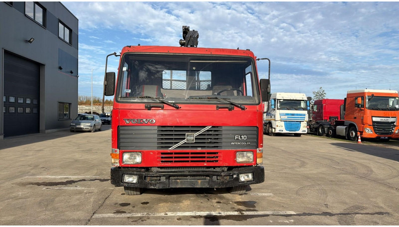 Volvo FL 10 - 320 (MANUAL PUMP / STEEL SUSP. / CRANE / LAMES / POMPE MANUELLE) - Камион со платформа, Камион со кран: слика 2 Volvo FL 10 - 320 (MANUAL PUMP / STEEL SUSP. / CRANE / LAMES / POMPE MANUELLE) - Камион со платформа, Камион со кран: слика 2