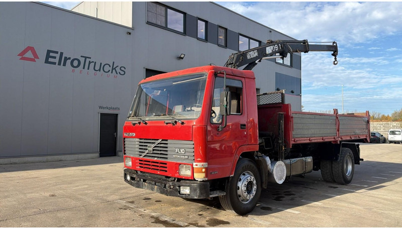 Volvo FL 10 - 320 (MANUAL PUMP / STEEL SUSP. / CRANE / LAMES / POMPE MANUELLE) - Камион со платформа, Камион со кран: слика 1 Volvo FL 10 - 320 (MANUAL PUMP / STEEL SUSP. / CRANE / LAMES / POMPE MANUELLE) - Камион со платформа, Камион со кран: слика 1
