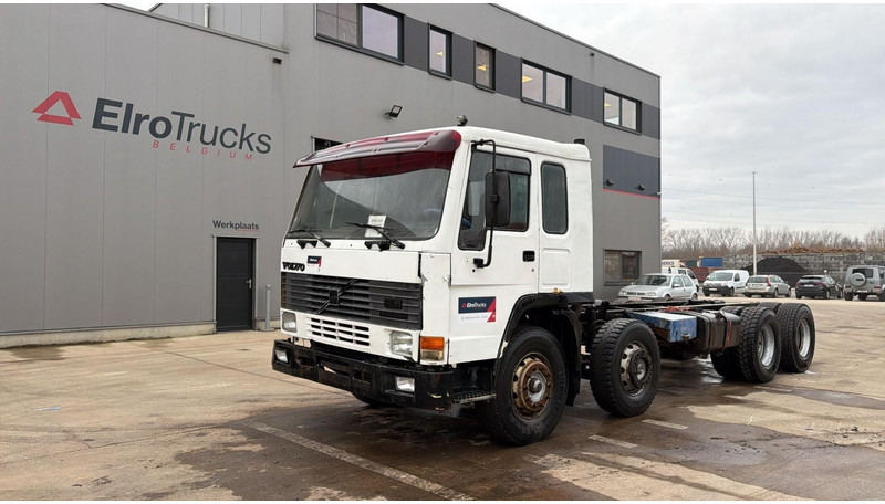 Volvo FL 10 - 320 (POMPE MANUELLE / MANUAL PUMP / LAMES / STEEL SUSP. / 8X4) - Камион со кабинска шасија: слика 1 Volvo FL 10 - 320 (POMPE MANUELLE / MANUAL PUMP / LAMES / STEEL SUSP. / 8X4) - Камион со кабинска шасија: слика 1