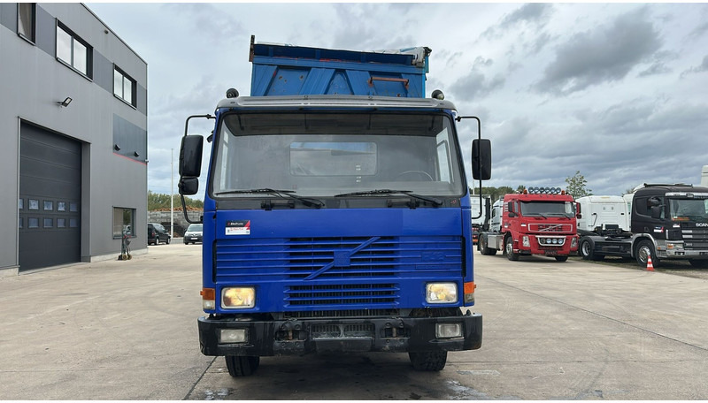 Volvo FL 12.380 (8X4 /STEEL SUSP. / BOITE MANUELLE / MANUAL GEARBOX) - Кипер: слика 2 Volvo FL 12.380 (8X4 /STEEL SUSP. / BOITE MANUELLE / MANUAL GEARBOX) - Кипер: слика 2