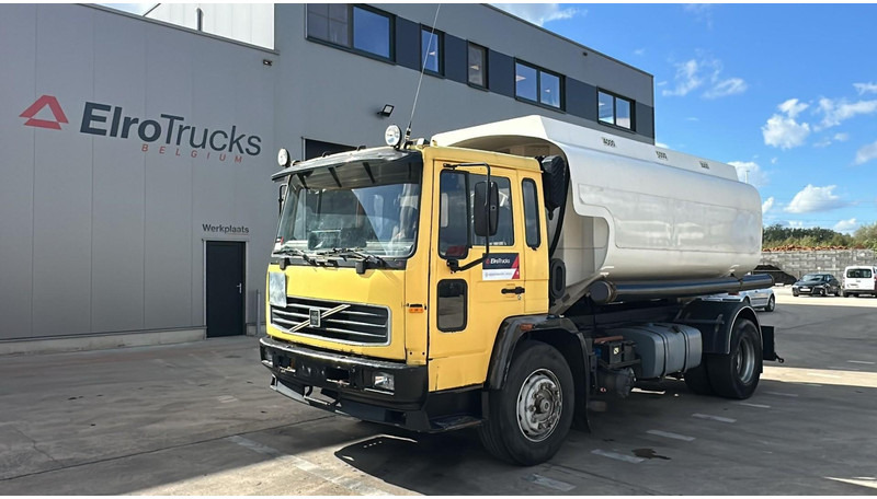 Volvo FL 6-18 (12400 LITERS / 3 COMPARTIMENTS / EURO 2 / STEEL SUSP. / LAMES) - Камион цистерна: слика 1 Volvo FL 6-18 (12400 LITERS / 3 COMPARTIMENTS / EURO 2 / STEEL SUSP. / LAMES) - Камион цистерна: слика 1