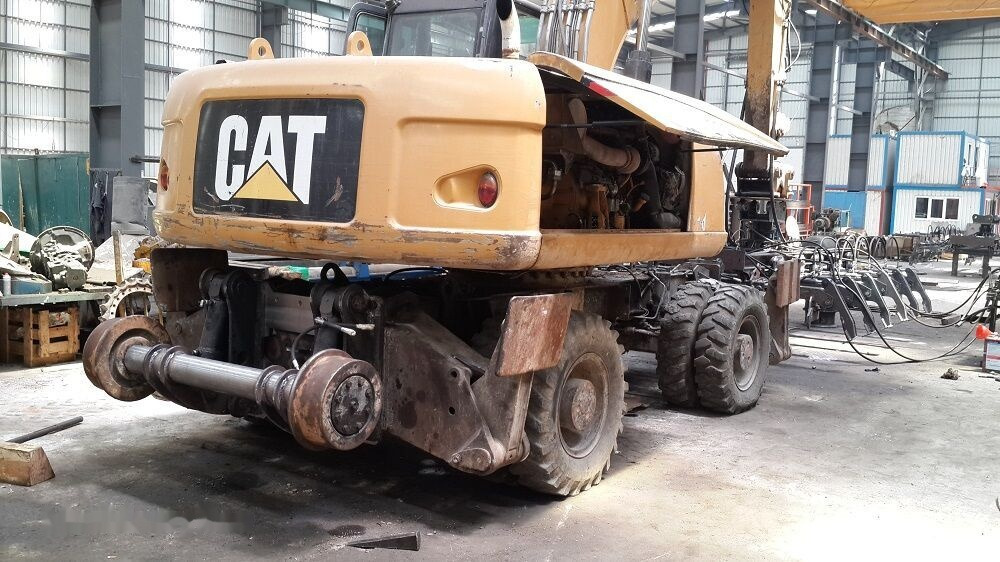 Нов Багер на тркала Galen ALL RAILWAY ATTACHMENTS: слика 6