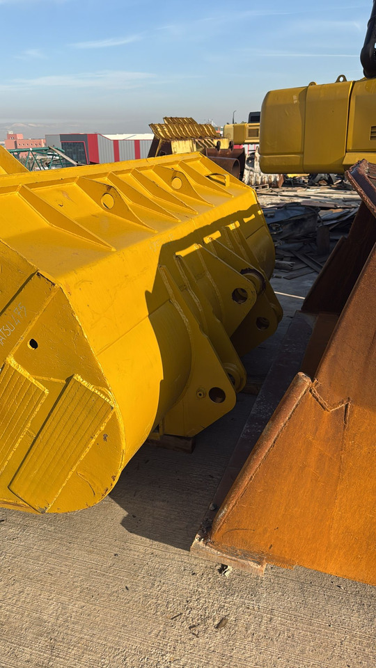 KOMATSU WA475 General Purpose Bucket - Корпа за натоварувач: слика 3 KOMATSU WA475 General Purpose Bucket - Корпа за натоварувач: слика 3