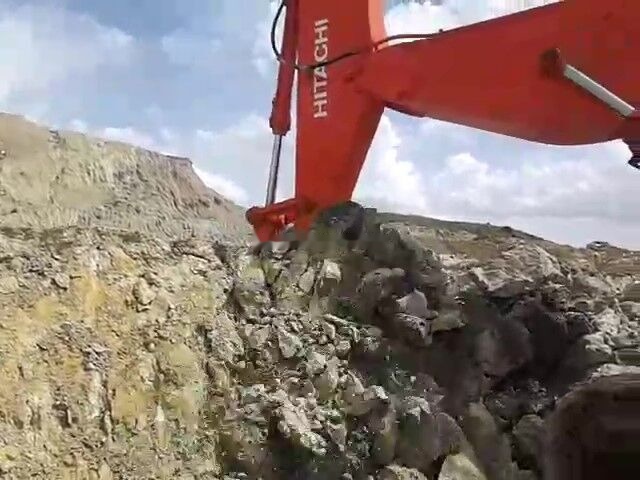 Komatsu Short Boom-Arm - Хидрауличен чекан: слика 2 Komatsu Short Boom-Arm - Хидрауличен чекан: слика 2