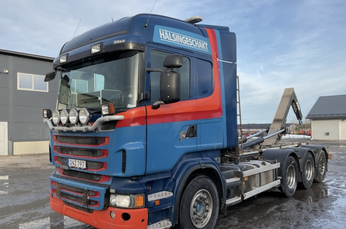 SCANIA R560 - Камион со кука за подигање: слика 1 SCANIA R560 - Камион со кука за подигање: слика 1