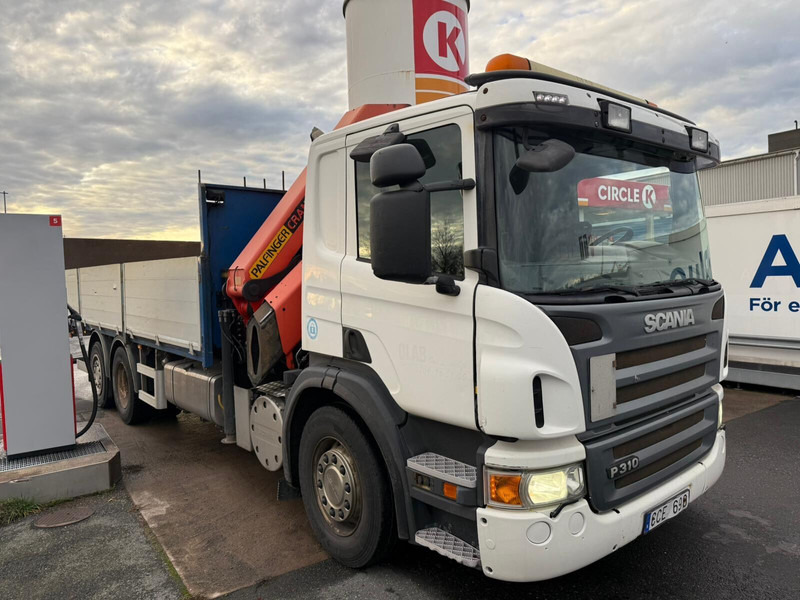 Scania P310 - Камион со платформа, Камион со кран: слика 2 Scania P310 - Камион со платформа, Камион со кран: слика 2