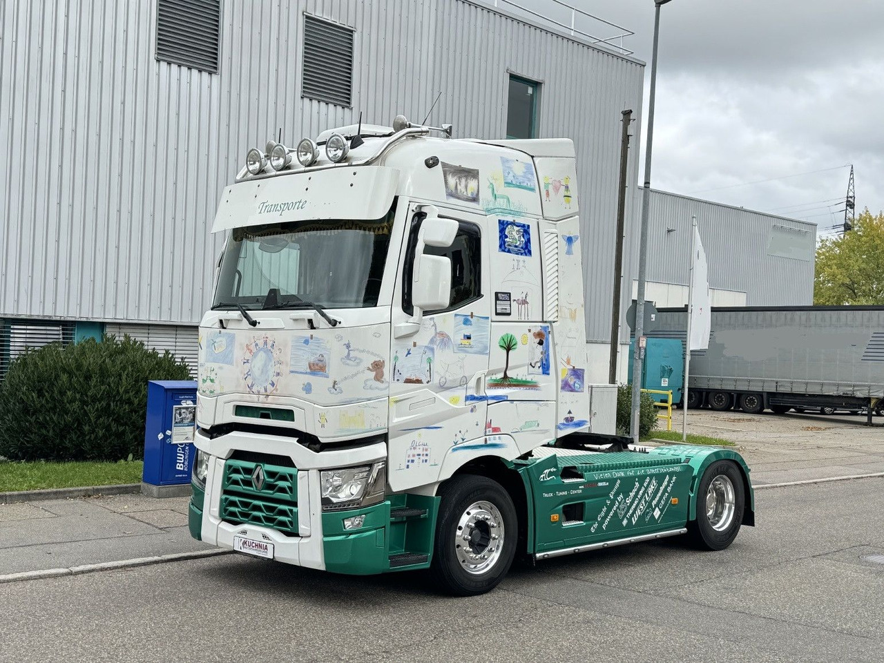 Renault T520 HIGHCAB Comfort 2-Tanks Retarder Airbrush - Камион влекач: слика 1 Renault T520 HIGHCAB Comfort 2-Tanks Retarder Airbrush - Камион влекач: слика 1