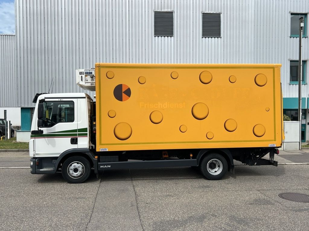 MAN TGL 8.220 Kühlkoffer 5,26m LBW Klima Luftgef. MAN TGL 8.220 Kühlkoffer 5,26m LBW Klima Luftgef. - Комбе ладилник: слика 4 MAN TGL 8.220 Kühlkoffer 5,26m LBW Klima Luftgef. MAN TGL 8.220 Kühlkoffer 5,26m LBW Klima Luftgef. - Комбе ладилник: слика 4