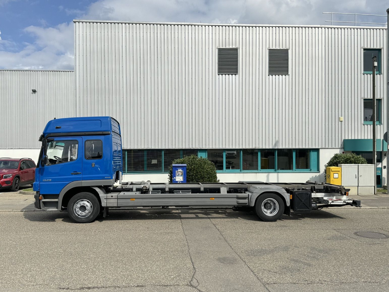 Mercedes-Benz Atego 1529 LL BDF 6-Sitze Umzug u-LBW Gr-Haus - Транспортер на контејнер/ Камион со променливо тело: слика 5 Mercedes-Benz Atego 1529 LL BDF 6-Sitze Umzug u-LBW Gr-Haus - Транспортер на контејнер/ Камион со променливо тело: слика 5