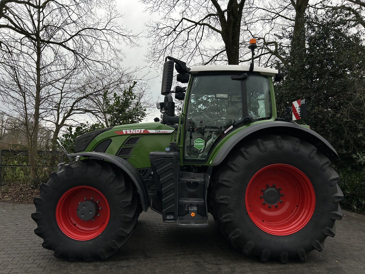FENDT 724 Vario Gen6 ProfiPlus setting 2 - Трактор: слика 2 FENDT 724 Vario Gen6 ProfiPlus setting 2 - Трактор: слика 2