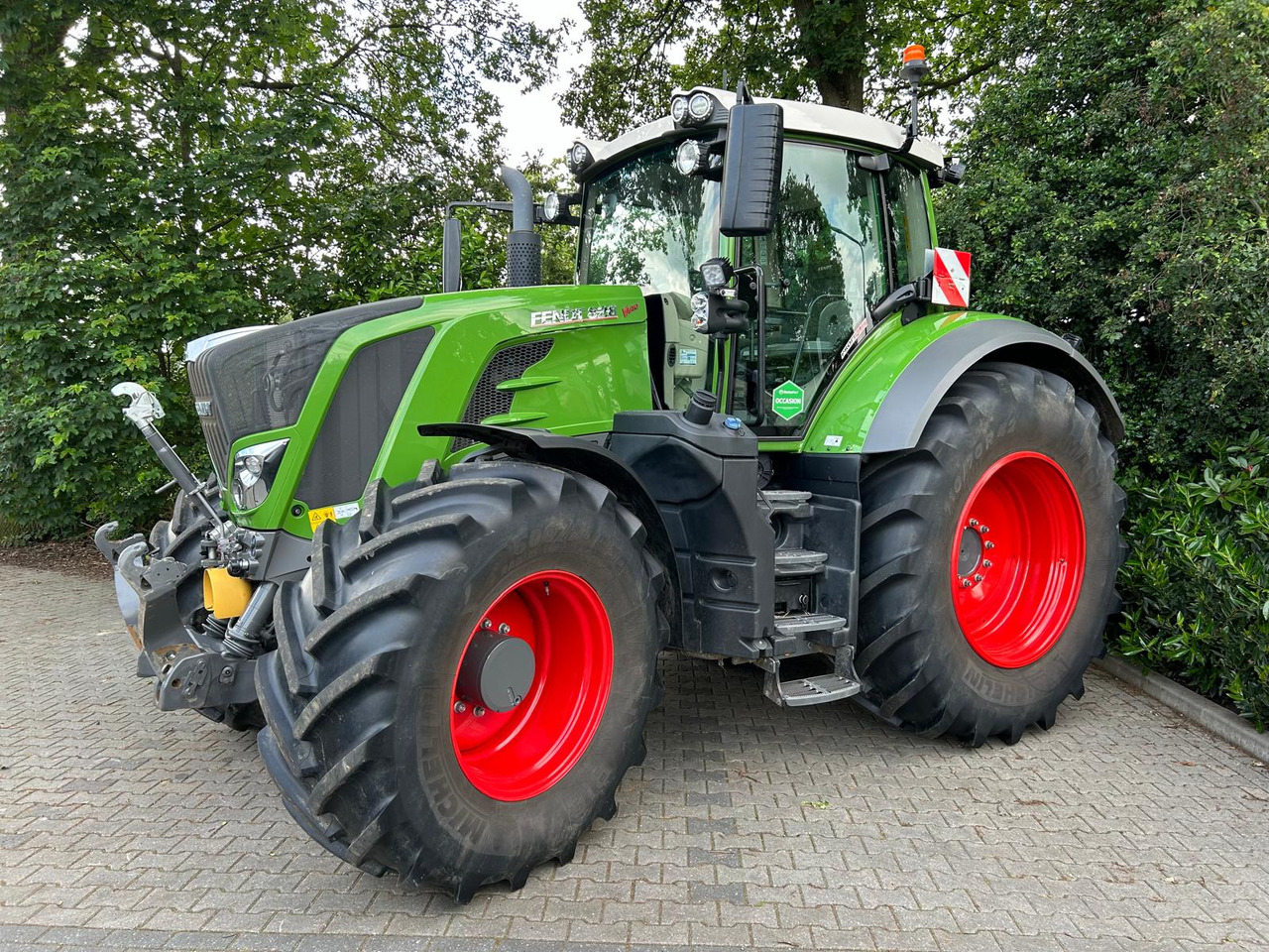 Fendt 828 Vario S4 ProfiPlus - Трактор: слика 1 Fendt 828 Vario S4 ProfiPlus - Трактор: слика 1