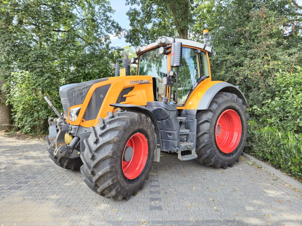 Fendt 828 Vario S4 ProfiPlus - Трактор: слика 1 Fendt 828 Vario S4 ProfiPlus - Трактор: слика 1