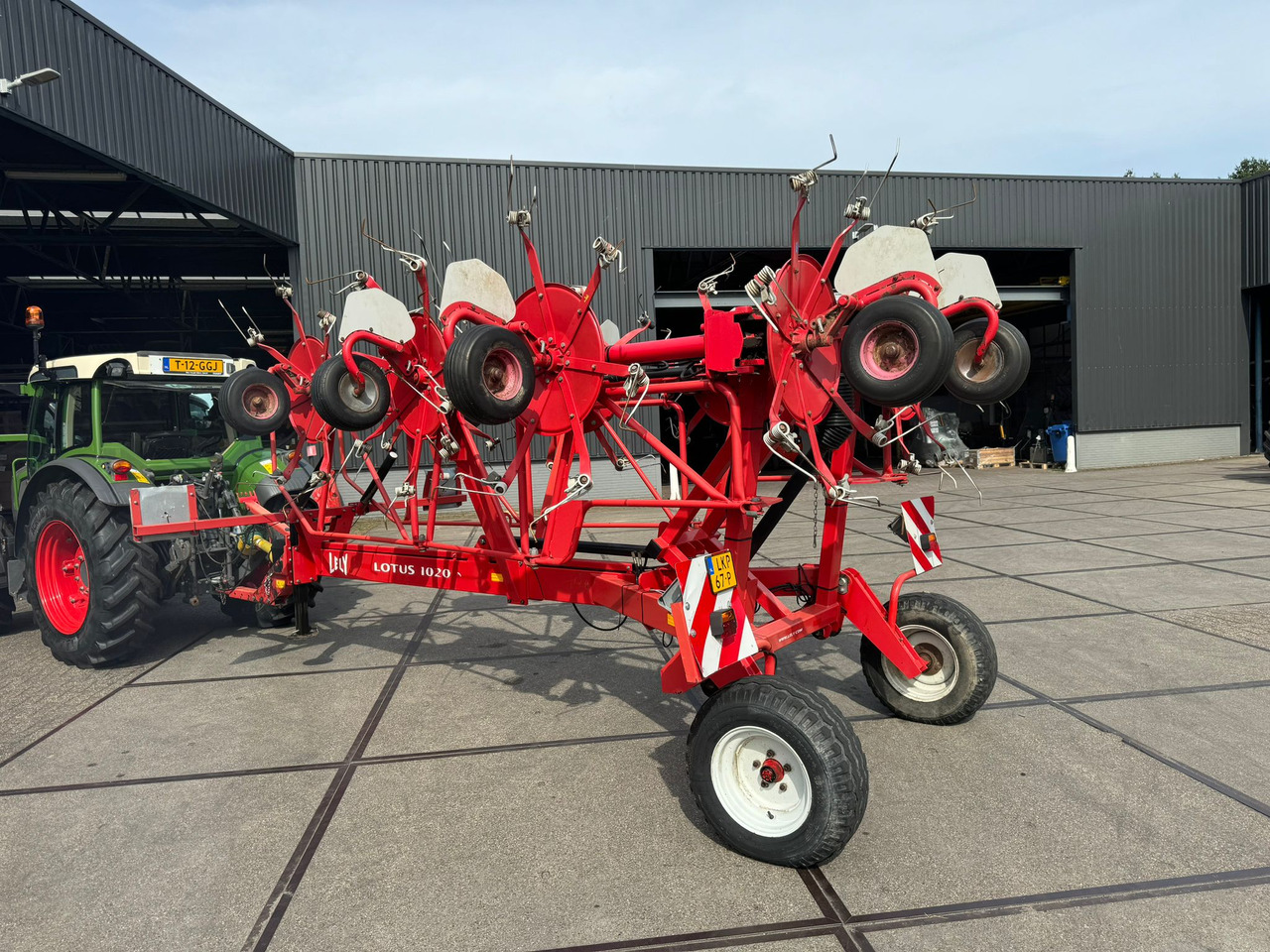 Lely Lotus 1020S - Превртувач и гребло: слика 1 Lely Lotus 1020S - Превртувач и гребло: слика 1