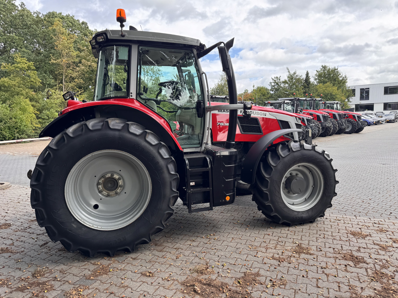 Massey Ferguson 7s.180 Dyna6 Efficient - Трактор: слика 4 Massey Ferguson 7s.180 Dyna6 Efficient - Трактор: слика 4