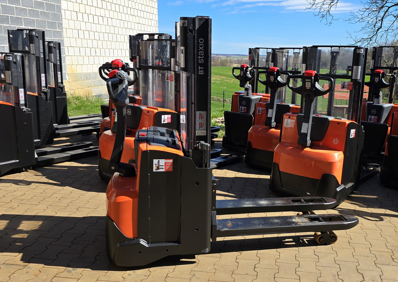 BT Toyota SWE 200 D initial list wstępne podnoszenie wideł - Вилушкар за палети: слика 4 BT Toyota SWE 200 D initial list wstępne podnoszenie wideł - Вилушкар за палети: слика 4