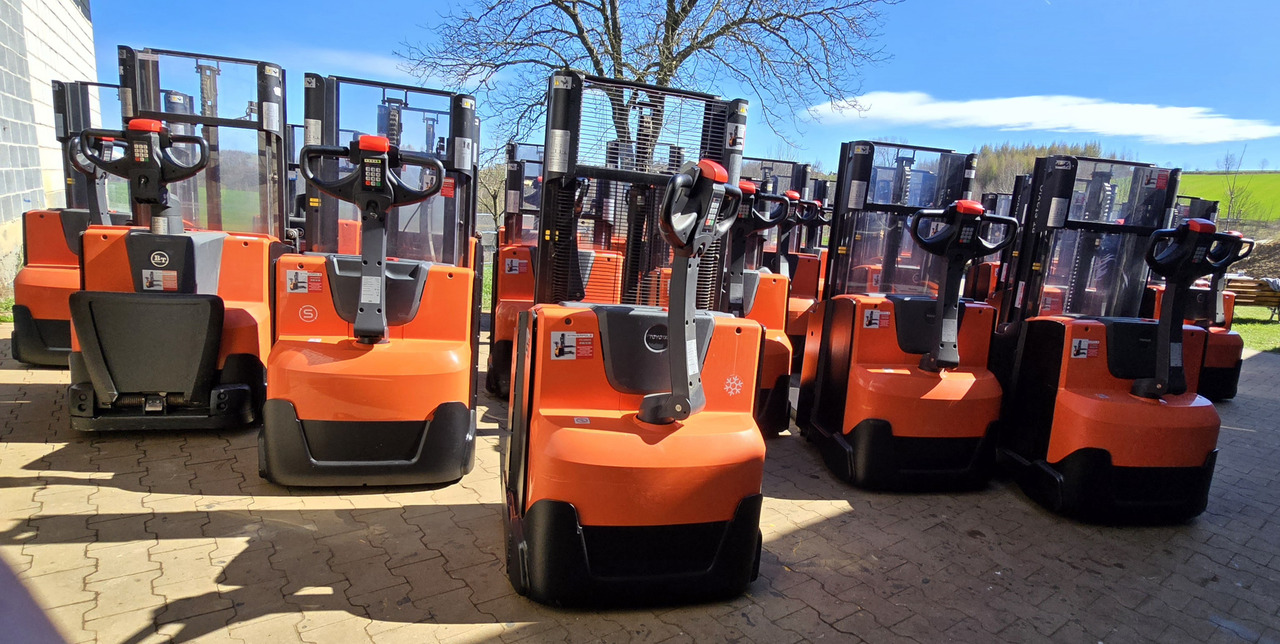 BT Toyota SWE 200 D initial list wstępne podnoszenie wideł - Вилушкар за палети: слика 2 BT Toyota SWE 200 D initial list wstępne podnoszenie wideł - Вилушкар за палети: слика 2