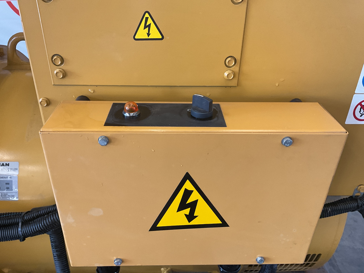 Caterpillar C13, 400KVA Generator. Like brand new. - Генераторска поставка: слика 5 Caterpillar C13, 400KVA Generator. Like brand new. - Генераторска поставка: слика 5