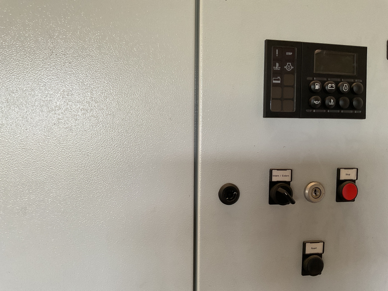 Cummins QST30G2, 1200KVA, Brand new. - Генераторска поставка: слика 5 Cummins QST30G2, 1200KVA, Brand new. - Генераторска поставка: слика 5