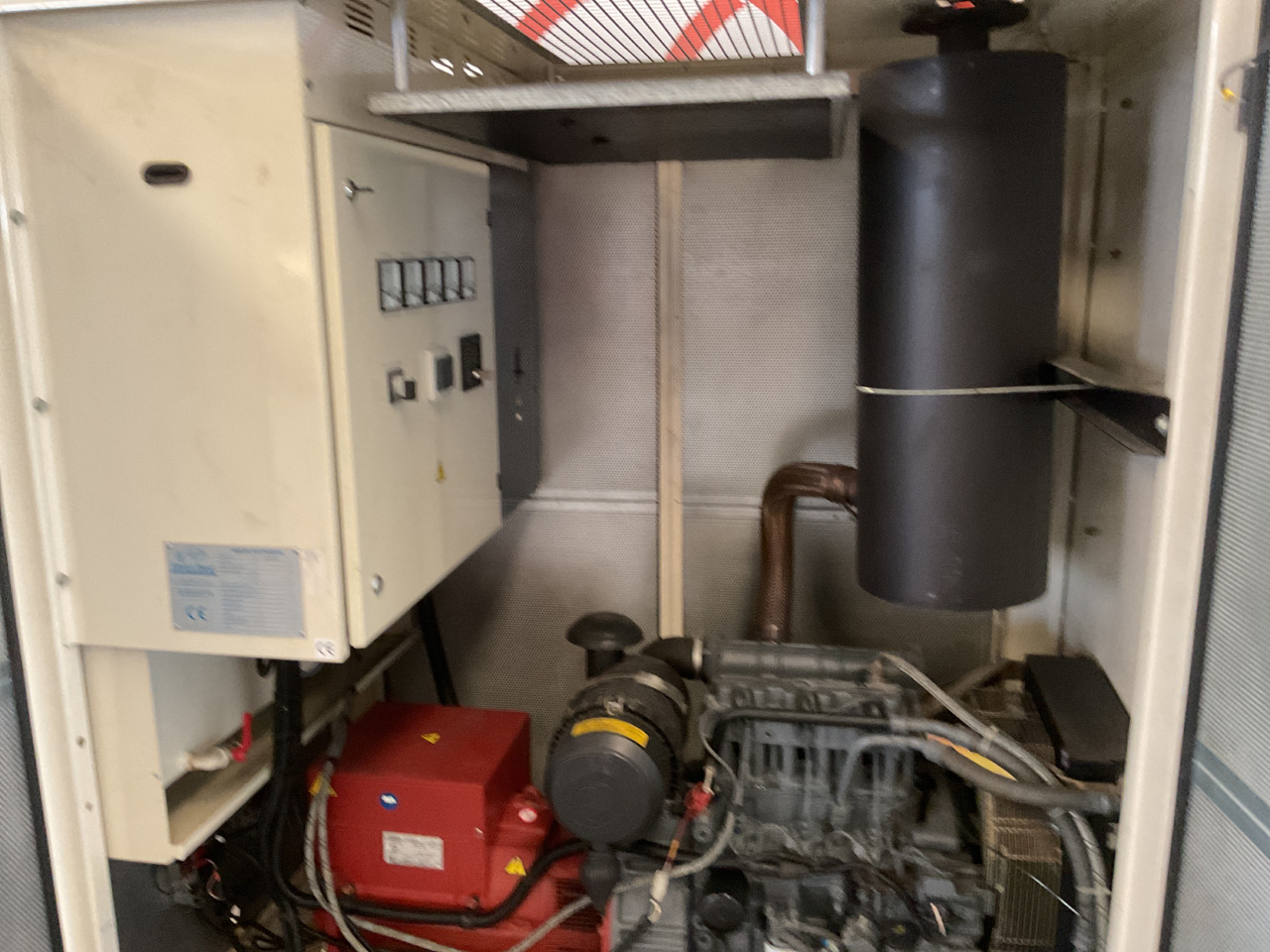 Deutz F3M1011F, 45KVA generatorset. Like brand new. Low standby hours - Генераторска поставка: слика 2 Deutz F3M1011F, 45KVA generatorset. Like brand new. Low standby hours - Генераторска поставка: слика 2