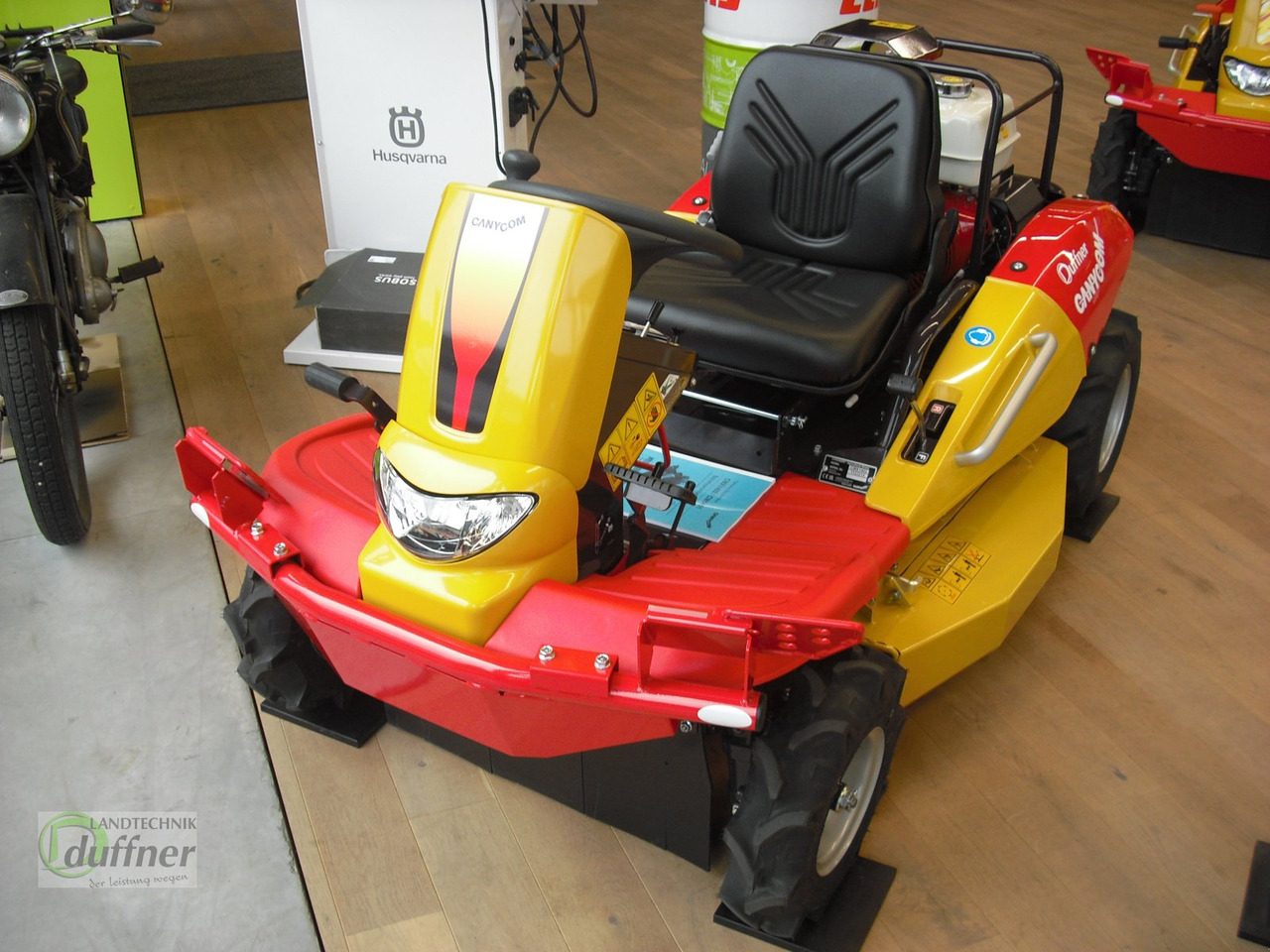 Canycom CMX 1402 - Градинарска косилка: слика 1 Canycom CMX 1402 - Градинарска косилка: слика 1