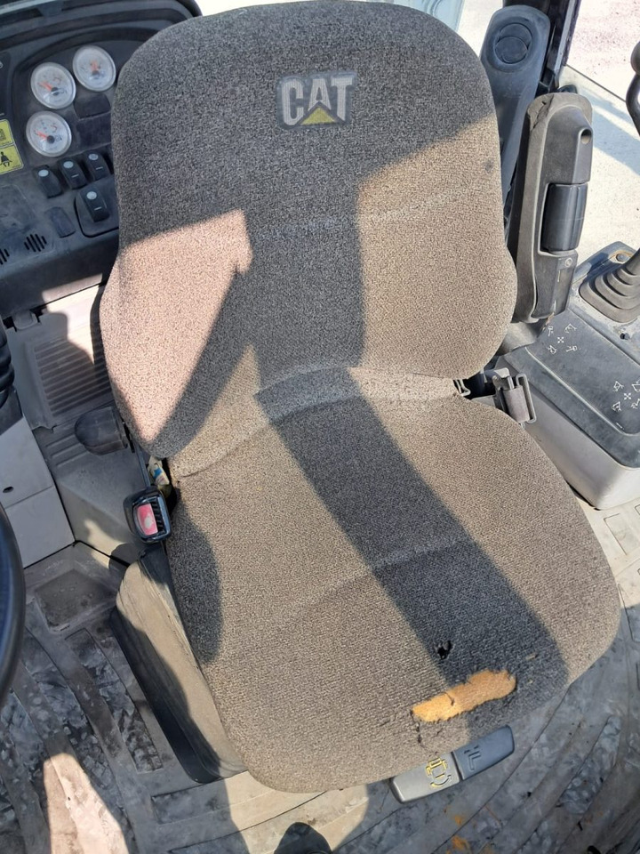 CATERPILLAR 428E - Ровокопач: слика 4 CATERPILLAR 428E - Ровокопач: слика 4