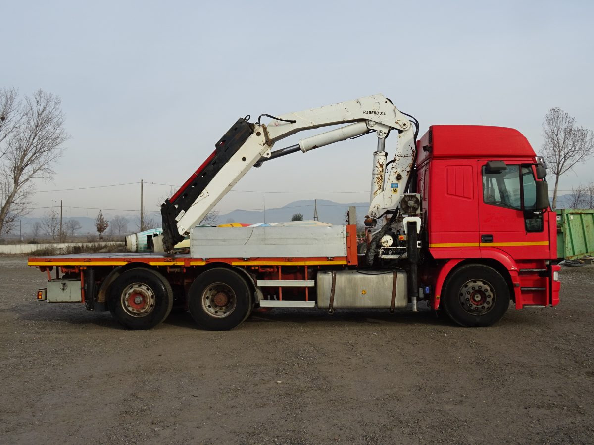 IVECO EUROSTAR 240E42 BONFIGLIOLI P30500XL - Камион со платформа, Камион со кран: слика 4 IVECO EUROSTAR 240E42 BONFIGLIOLI P30500XL - Камион со платформа, Камион со кран: слика 4