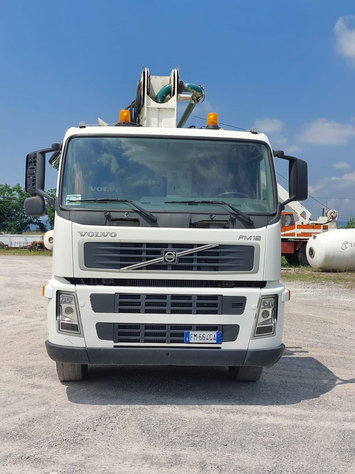 VOLVO FM12 R64 380 - Камион со бетонска пумпа: слика 3 VOLVO FM12 R64 380 - Камион со бетонска пумпа: слика 3